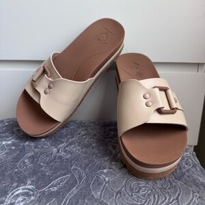 Reef Cream and Tan Mules